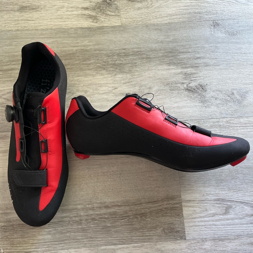 Fizik Mens road cycling clip-in shoes size 47